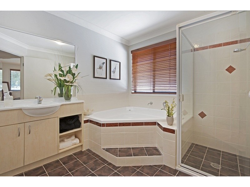 2 Bannister Drive, Erina NSW 2250