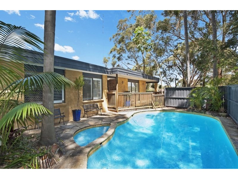 16 Rickard Street, Bateau Bay NSW 2261