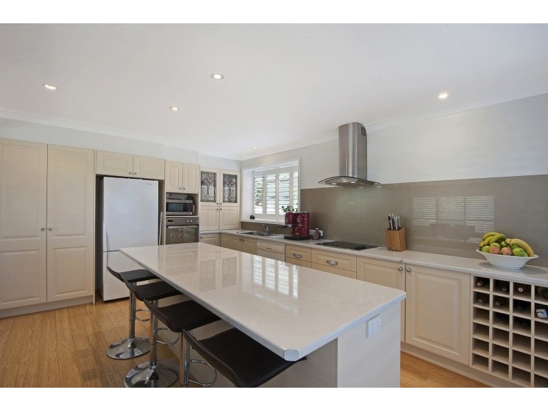 16 Rickard Street, Bateau Bay NSW 2261