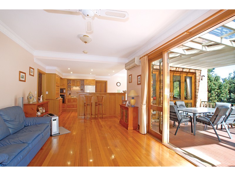 8 Aires Close, Erina NSW 2250