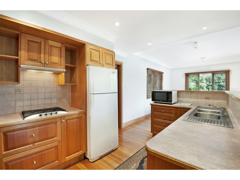 8 Aires Close, Erina NSW 2250