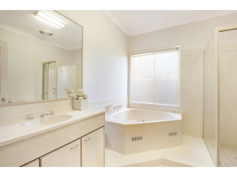 5 Avia Ave, Erina NSW 2250