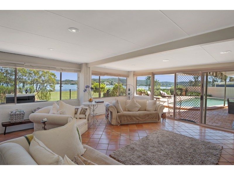 9 Bayside Drive, Green Point NSW 2251