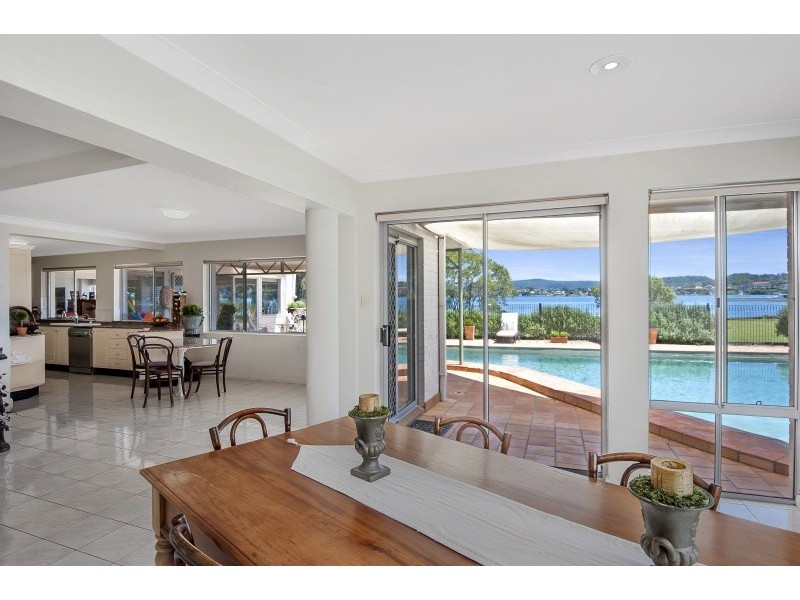 9 Bayside Drive, Green Point NSW 2251