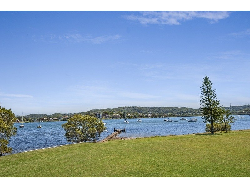 9 Bayside Drive, Green Point NSW 2251
