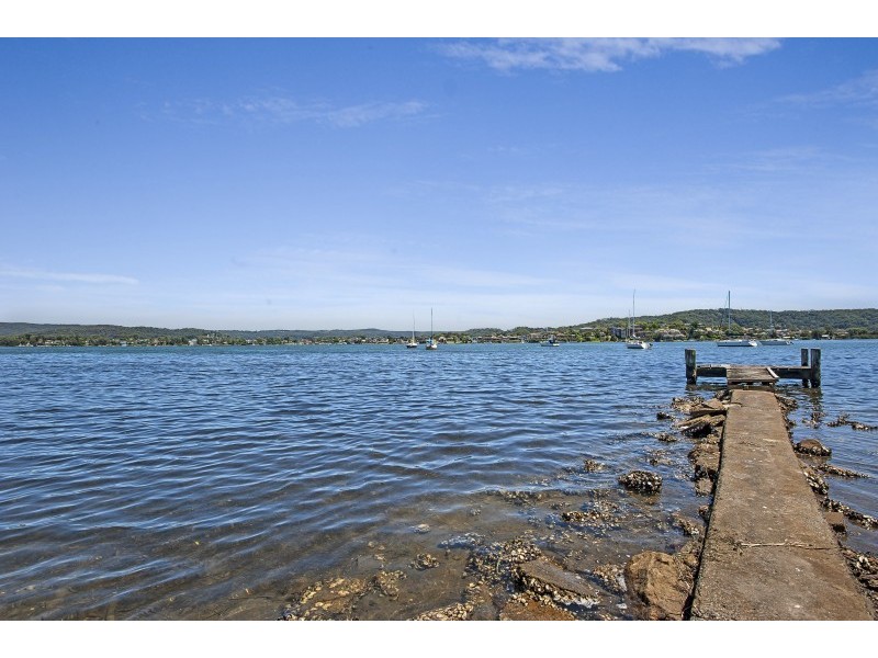 9 Bayside Drive, Green Point NSW 2251