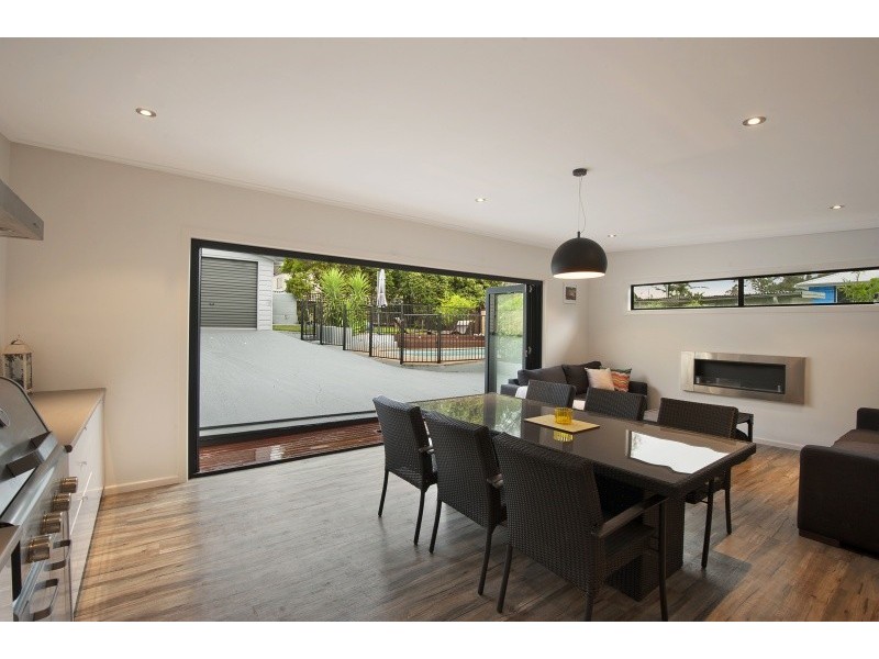 11 Sycamore Avenue, Bateau Bay NSW 2261