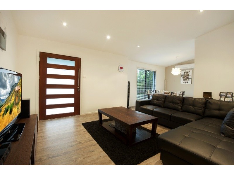 11 Sycamore Avenue, Bateau Bay NSW 2261