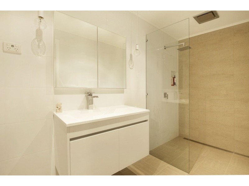 11 Sycamore Avenue, Bateau Bay NSW 2261