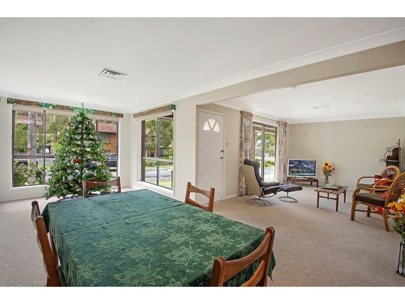 117 Cams Boulevard, Summerland Point NSW 2259