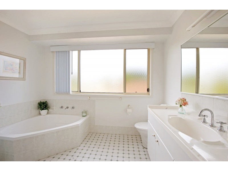 58 Thames Drive, Erina NSW 2250