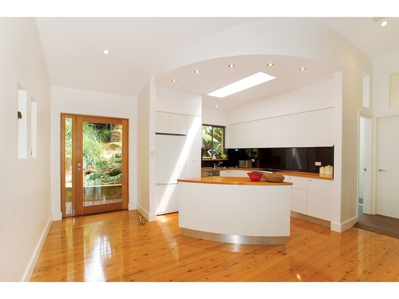 20 Beachcomber Pde, North Avoca NSW 2260