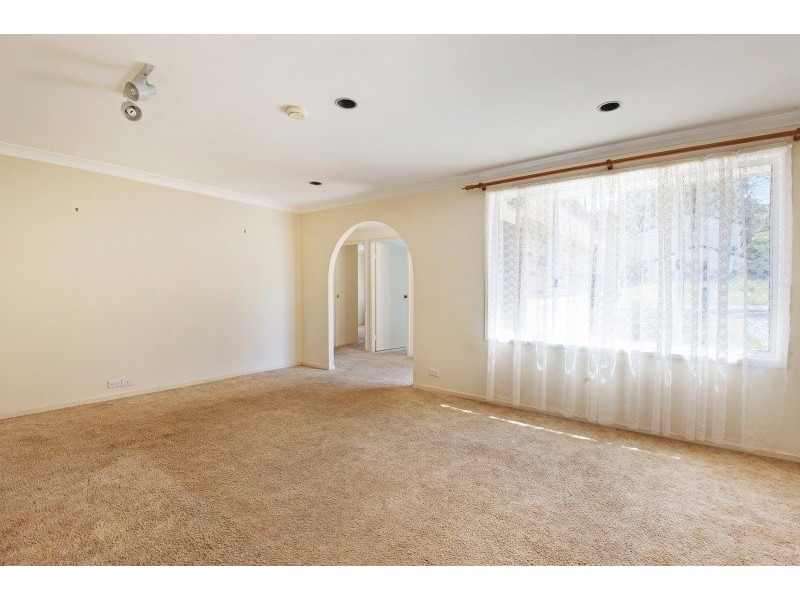 6 Debra Anne Drive, Bateau Bay NSW 2261