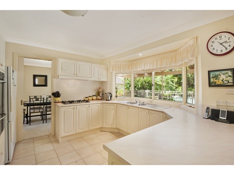 42 Thames Drive, Erina NSW 2250