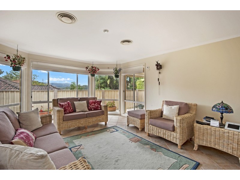 38 Thames Dr, Erina NSW 2250