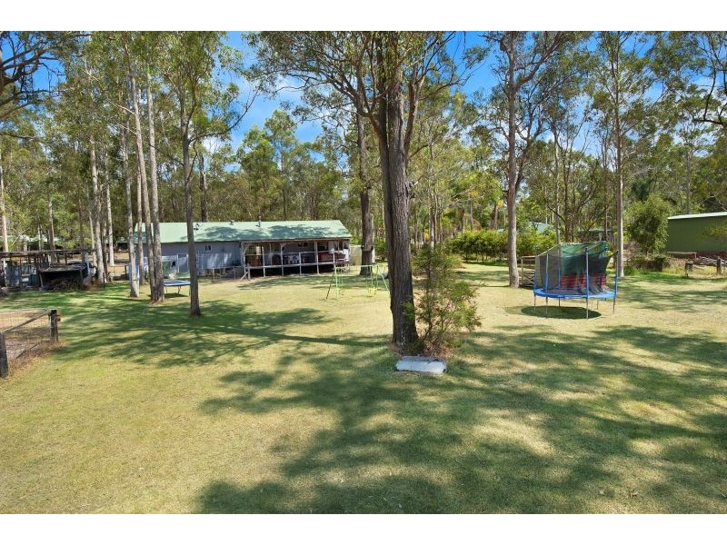 12 Holloway Drive, Jilliby NSW 2259