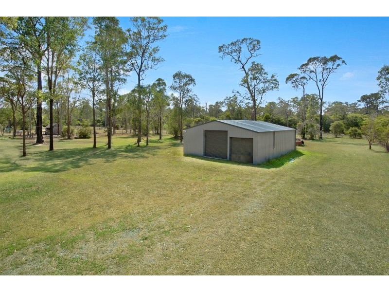 12 Holloway Drive, Jilliby NSW 2259