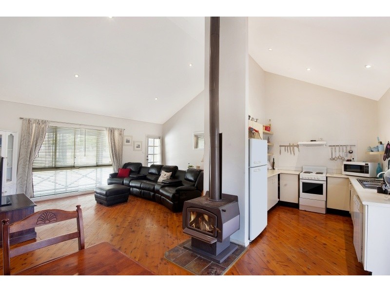 12 Holloway Drive, Jilliby NSW 2259