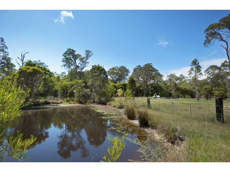12 Holloway Drive, Jilliby NSW 2259
