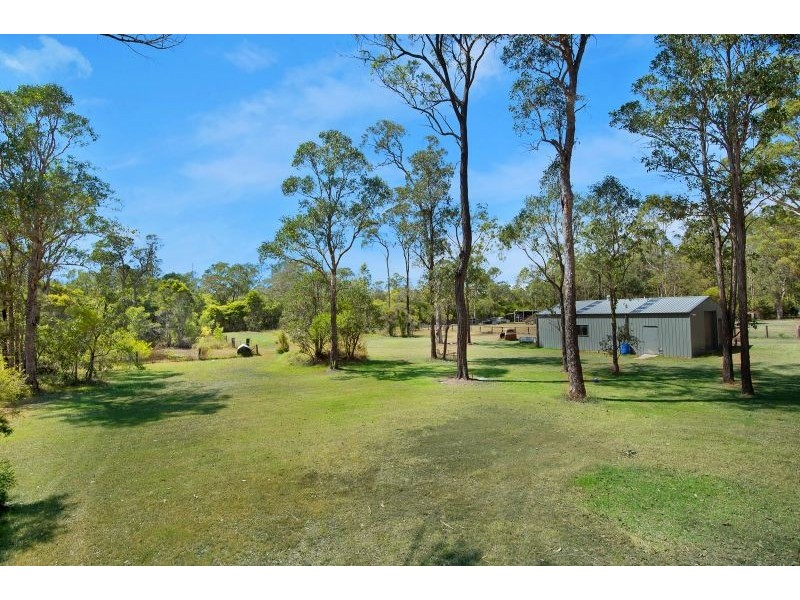 12 Holloway Drive, Jilliby NSW 2259
