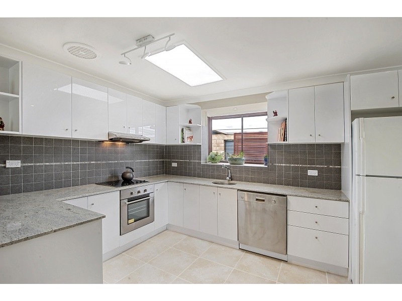 117 Cams Boulevard, Summerland Point NSW 2259