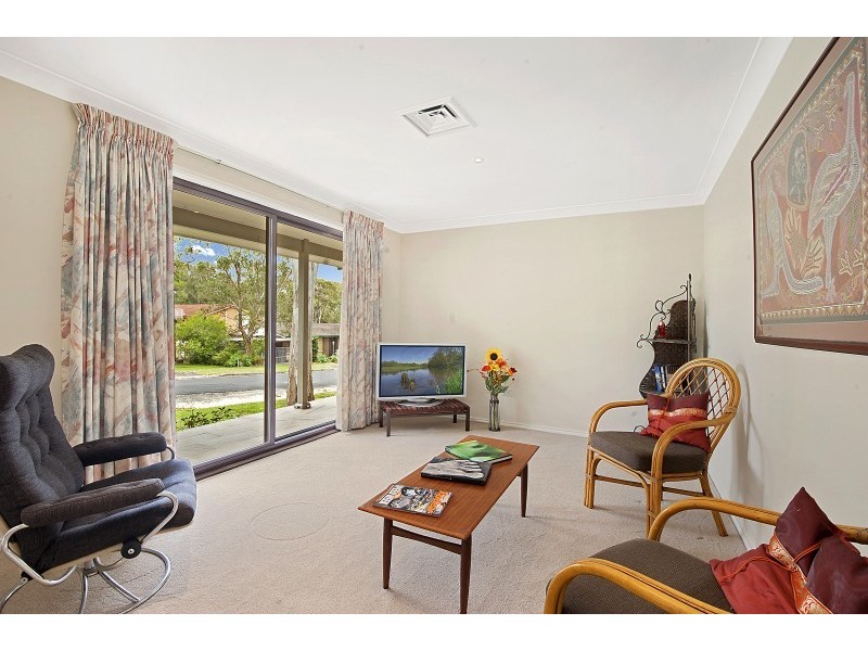 117 Cams Boulevard, Summerland Point NSW 2259