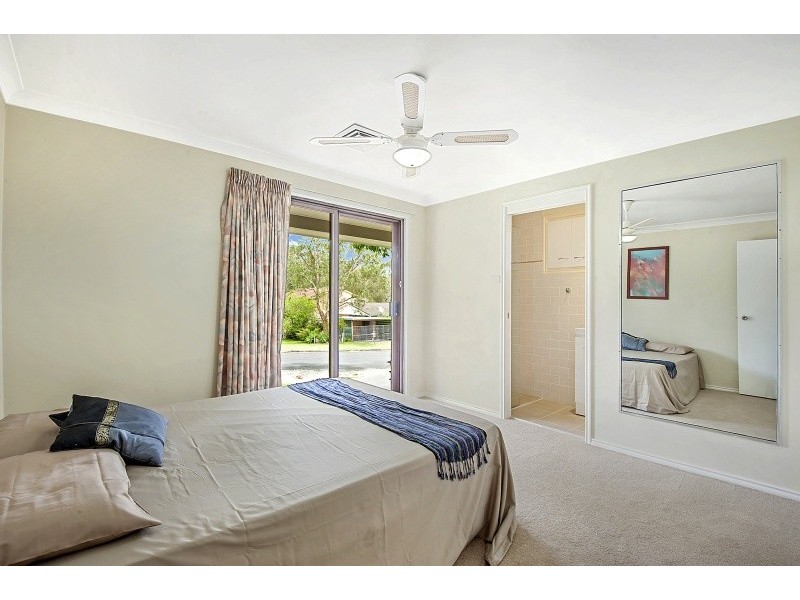 117 Cams Boulevard, Summerland Point NSW 2259