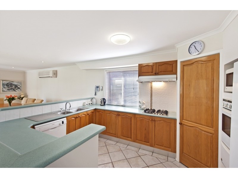 77 Thames Drive, Erina NSW 2250