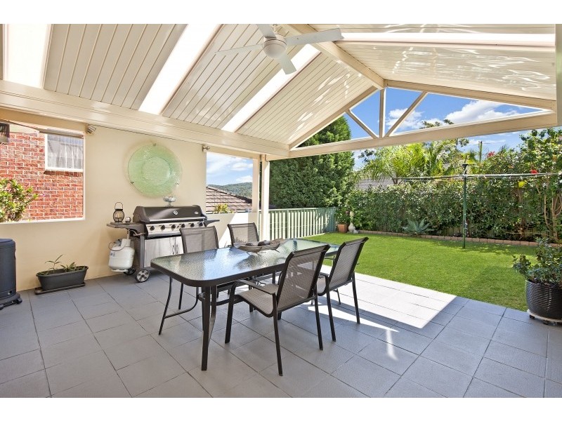 77 Thames Drive, Erina NSW 2250