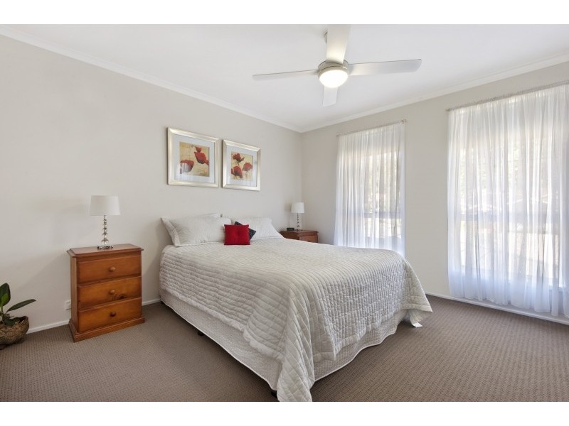 77 Thames Drive, Erina NSW 2250
