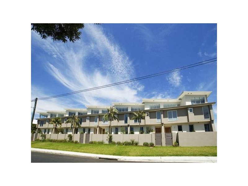 2/22-26 Barnhill Road, Terrigal NSW 2260