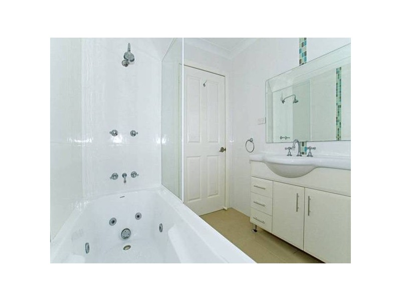 648 Coleridge Road, Bateau Bay NSW 2261