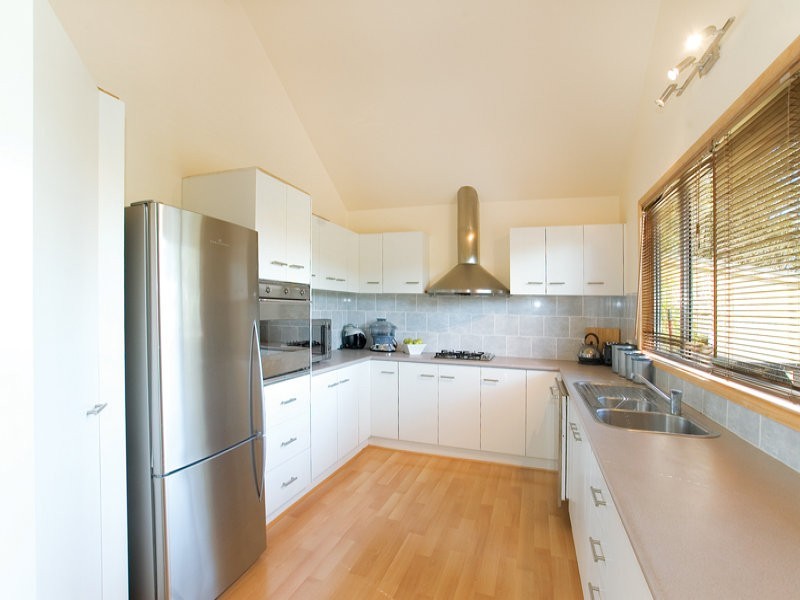 39 Easter Parade, North Avoca NSW 2260