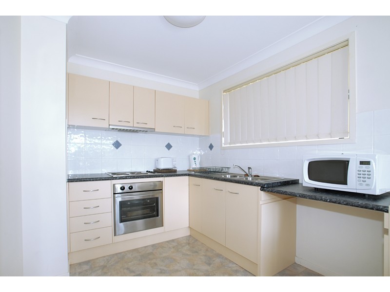 2/13 Hume Boulavade, Killarney Vale NSW 2261