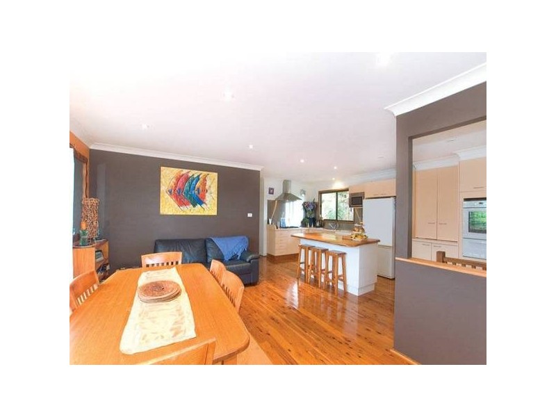 23 Yakaloo Crescent, Forresters Beach NSW 2260