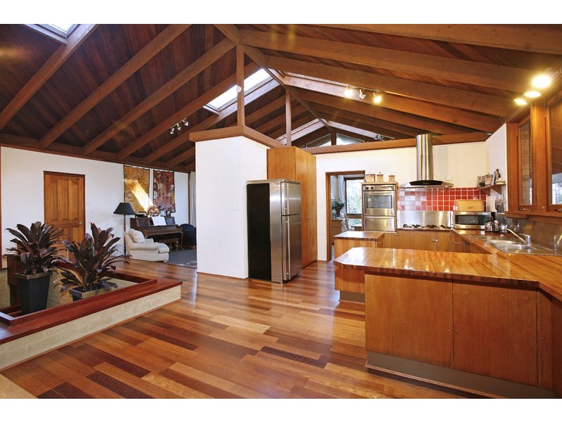 6 Palm Grove Place, North Avoca NSW 2260