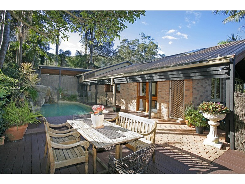 6 Palm Grove Place, North Avoca NSW 2260