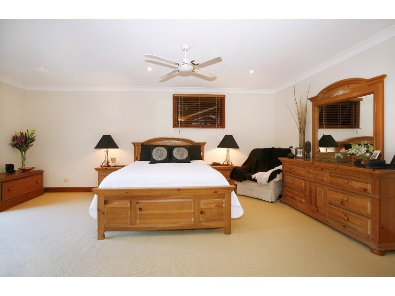 6 Palm Grove Place, North Avoca NSW 2260