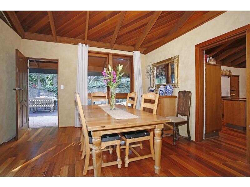 6 Palm Grove Place, North Avoca NSW 2260