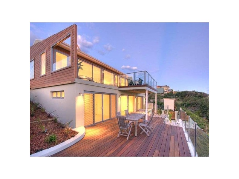 2/1 North Scenic Road, Forresters Beach NSW 2260