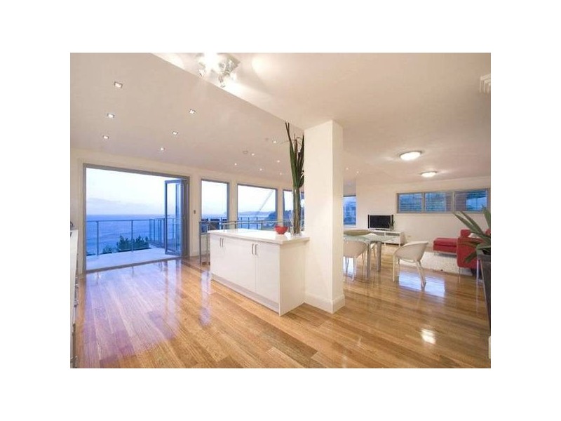 2/1 North Scenic Road, Forresters Beach NSW 2260