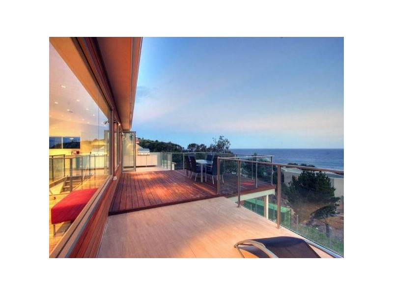 2/1 North Scenic Road, Forresters Beach NSW 2260