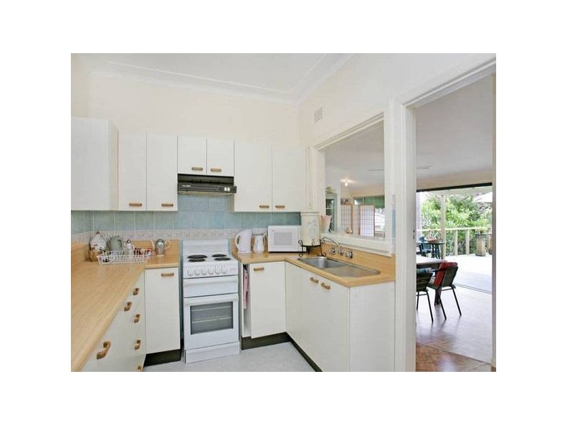 14 Rushby Street, Bateau Bay NSW 2261