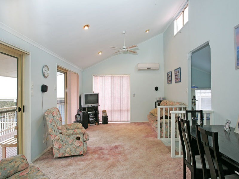 69D Hillside Drive, Berkeley Vale NSW 2261