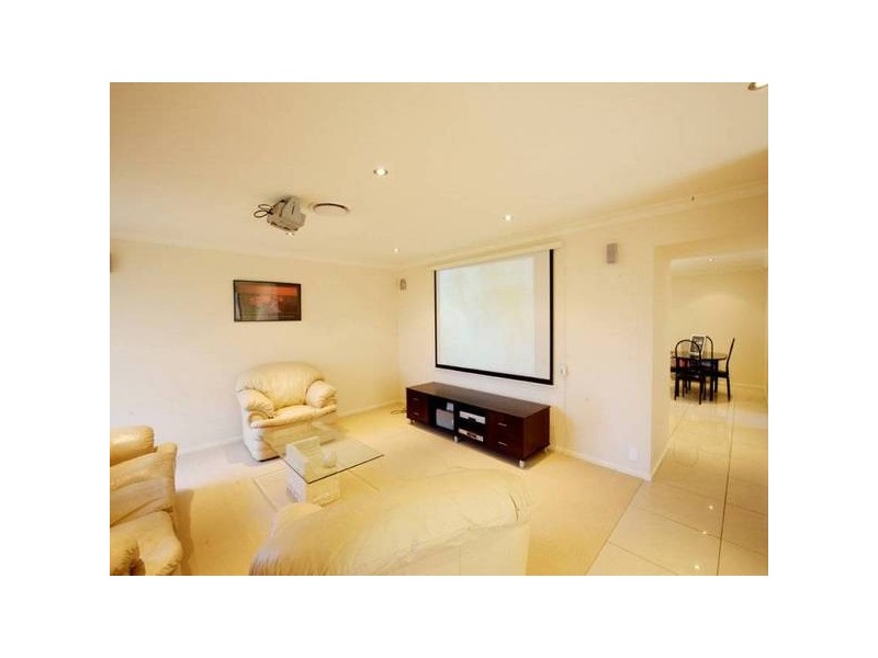 9 Bataan Cct, Bateau Bay NSW 2261