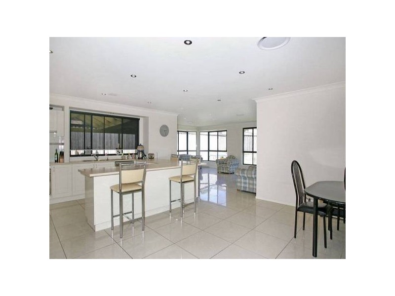 9 Bataan Cct, Bateau Bay NSW 2261