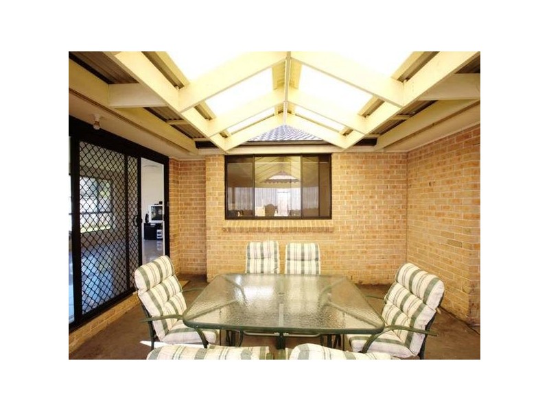 9 Bataan Cct, Bateau Bay NSW 2261