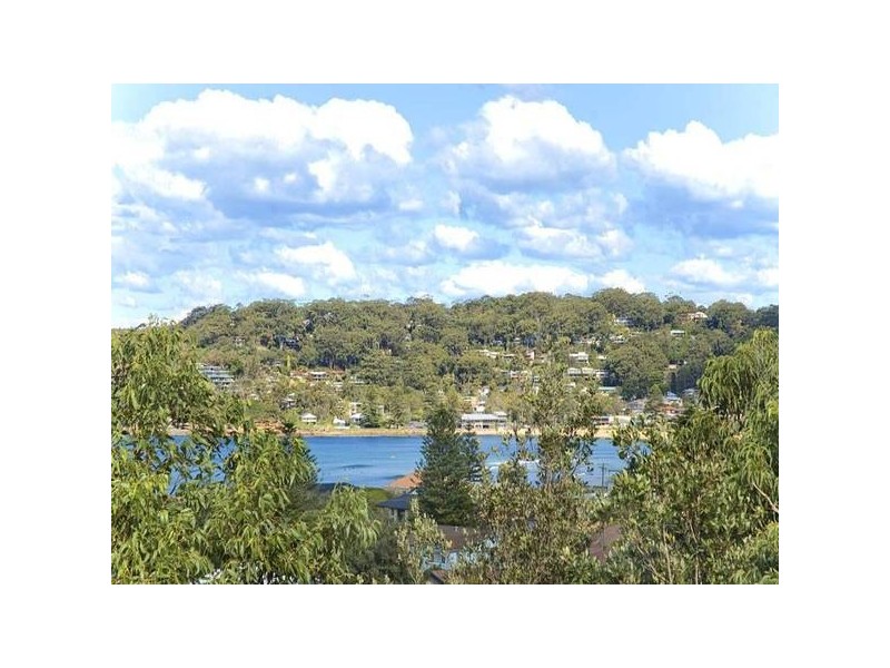 4 Tramway Road, North Avoca NSW 2260