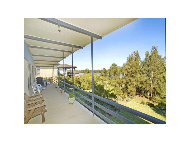 84 Blue Bell Drive, Wamberal NSW 2260