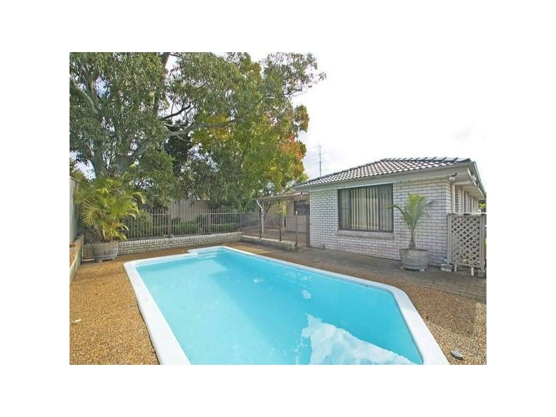 8 Belford Avenue, Bateau Bay NSW 2261